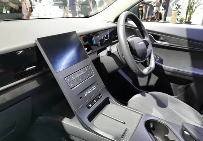 JAECOO J5 EV Premium vs Standard: Perbedaan Fitur dan Panduan Memilih